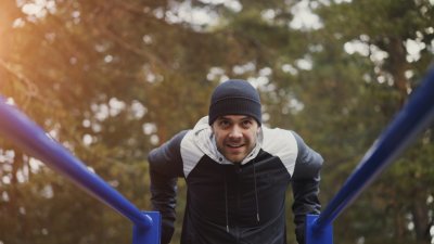 Steeds meer mannen doen calisthenics in plaats van de gym